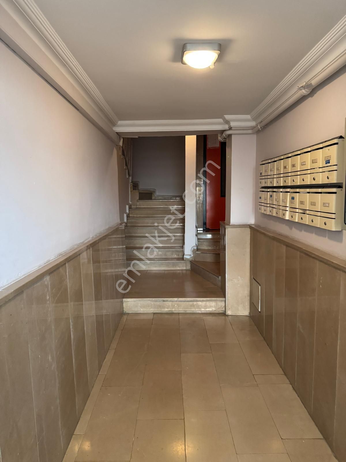 Çekirge Selvili Caddede Site İçi Kiralık 3+1 Daire - Görsel 3