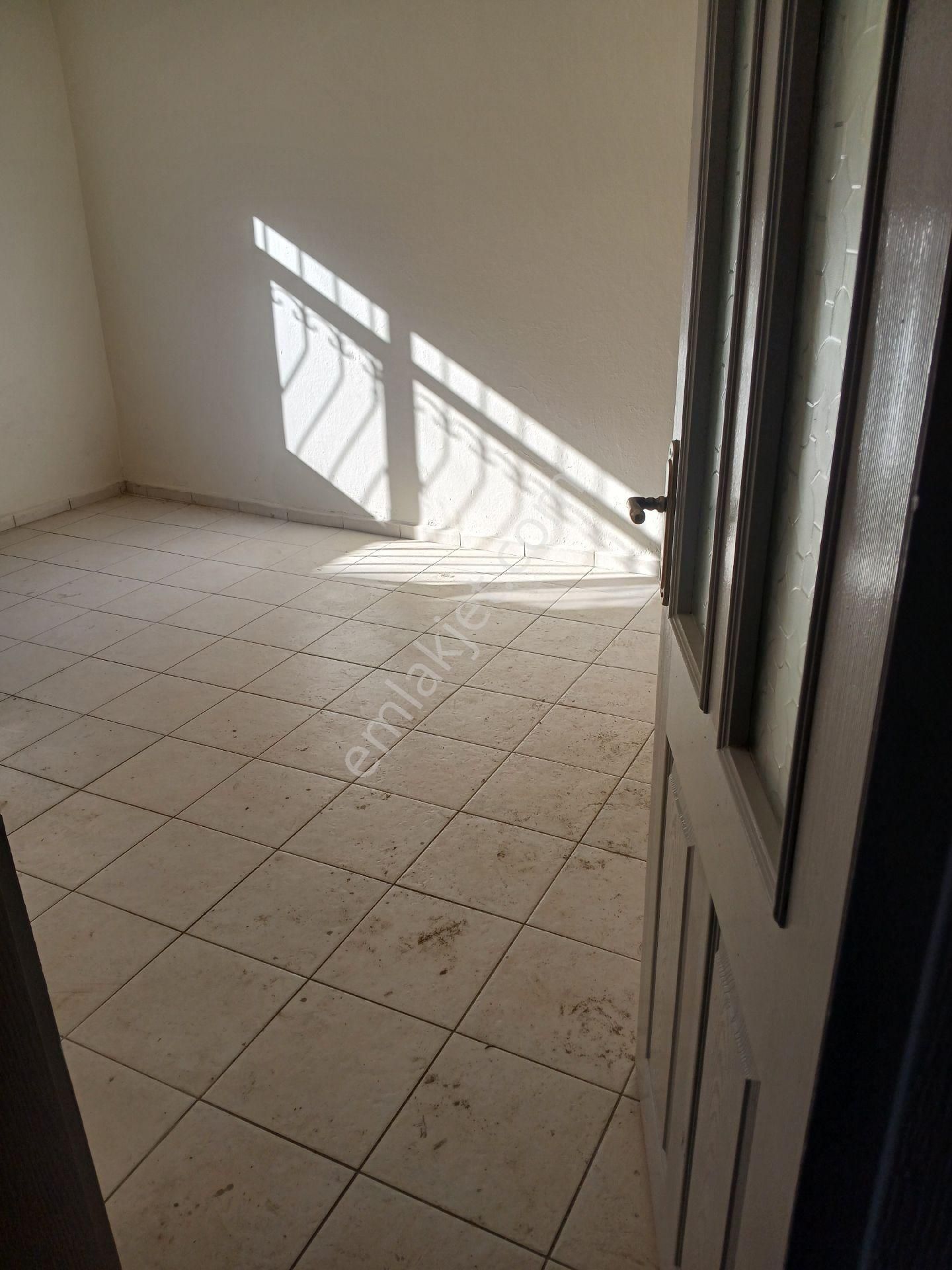 Karabağlar Sariyer Mah Kiralik Daire Merkezi Yerde Durakları Yakin Alişverisi Yakin - Görsel 10