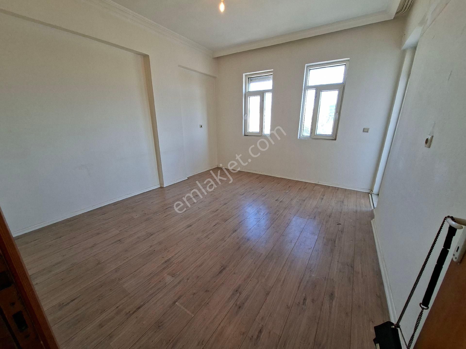 Satılık Gündoğdu Mh Carfursa Kavşağında 2+1 Daire 2 Kat 90 M2 Yol Cephe Ofis Olarakta Kullan - Görsel 8