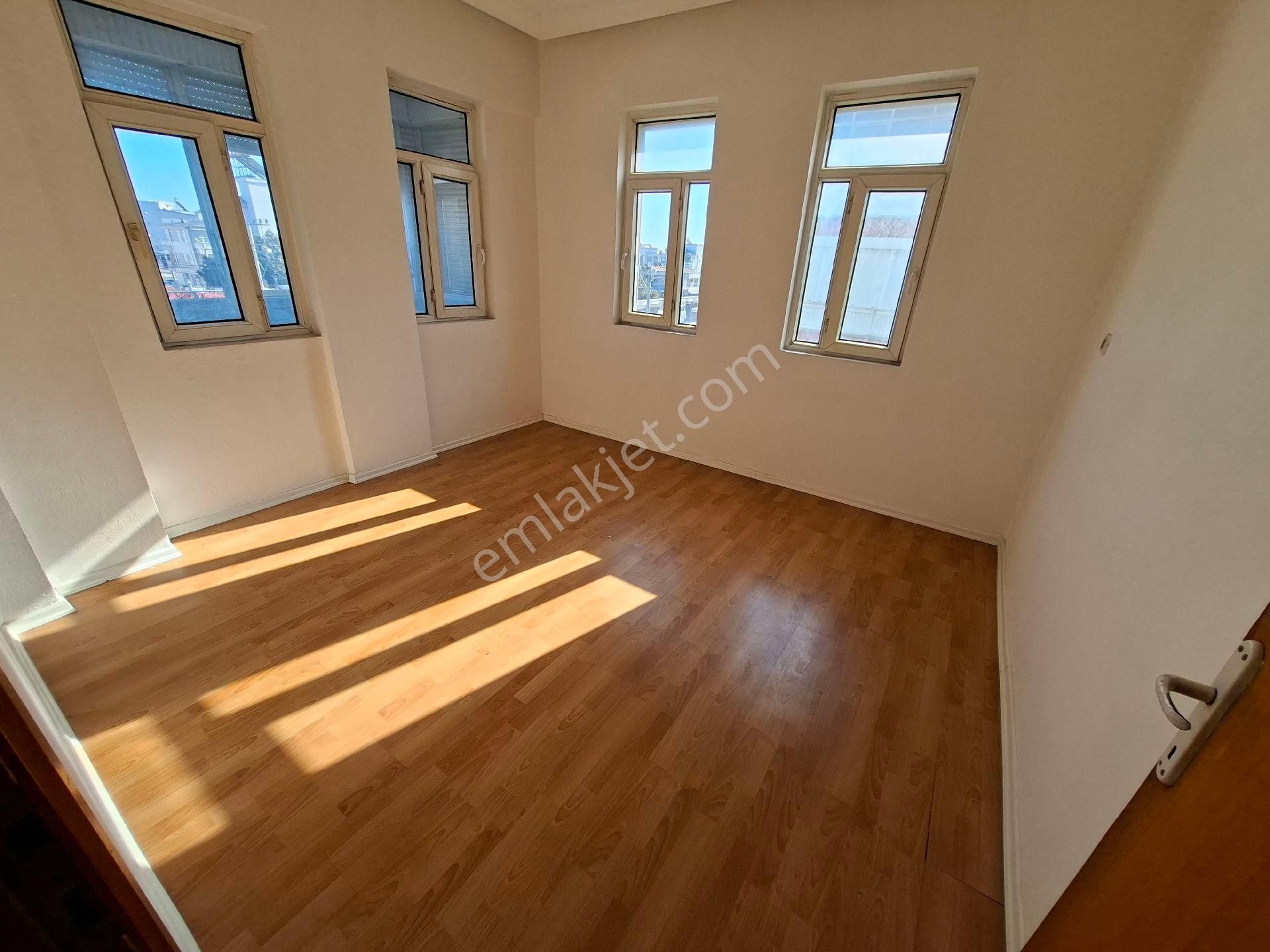 Satılık Gündoğdu Mh Carfursa Kavşağında 2+1 Daire 2 Kat 90 M2 Yol Cephe Ofis Olarakta Kullan - Görsel 6