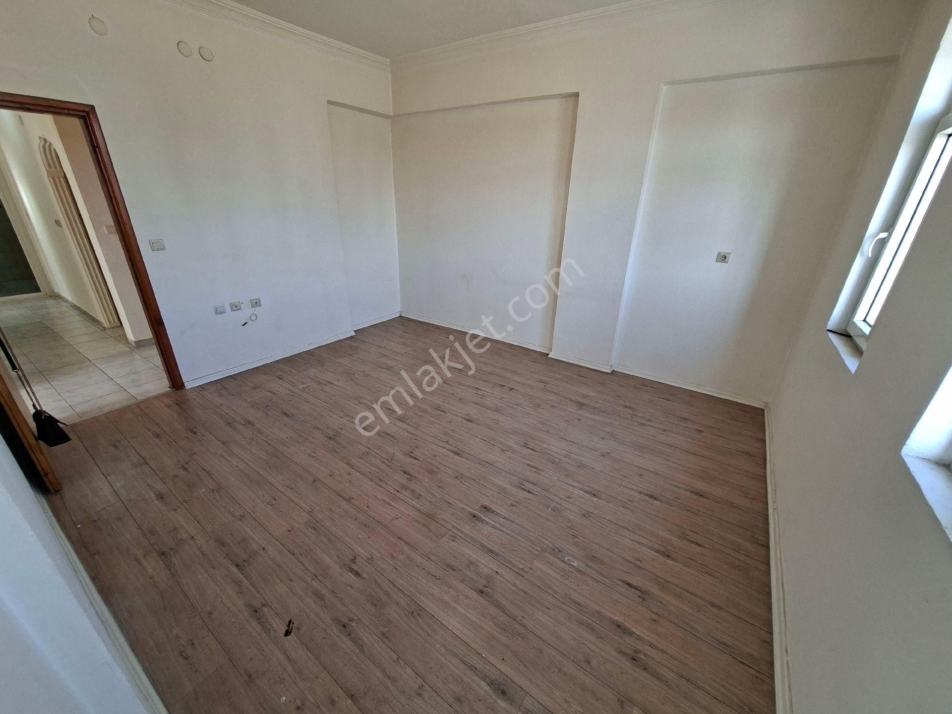 Satılık Gündoğdu Mh Carfursa Kavşağında 2+1 Daire 2 Kat 90 M2 Yol Cephe Ofis Olarakta Kullan - Görsel 4