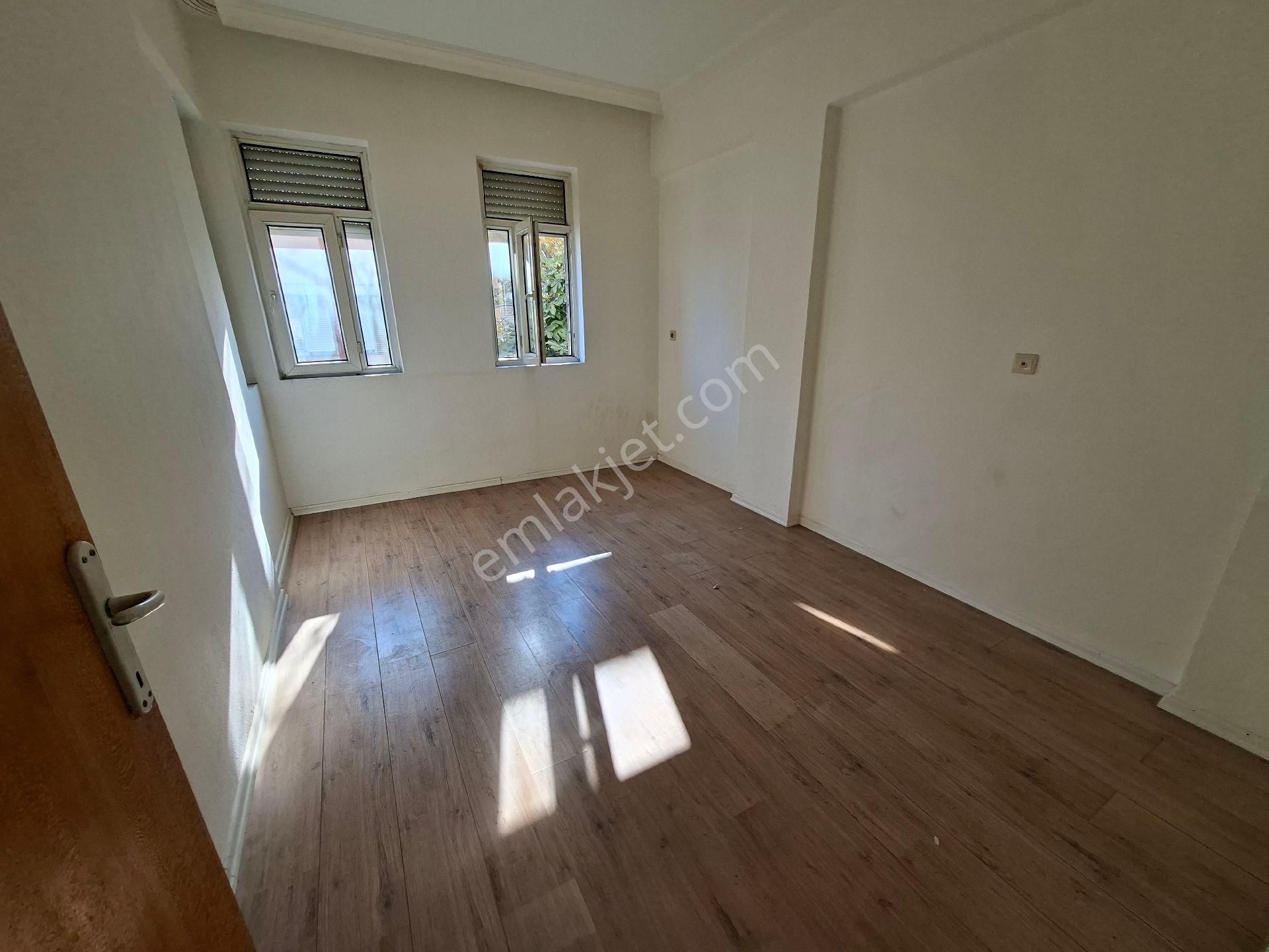 Satılık Gündoğdu Mh Carfursa Kavşağında 2+1 Daire 2 Kat 90 M2 Yol Cephe Ofis Olarakta Kullan - Görsel 2