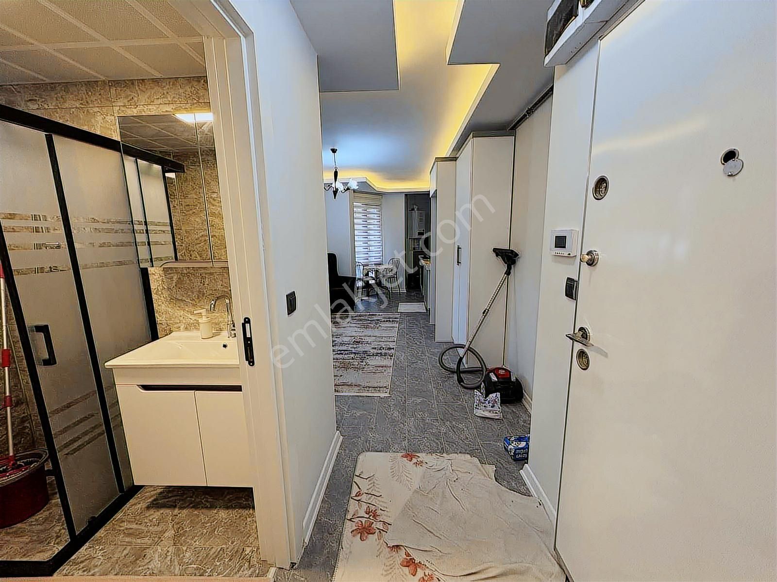 Alaçatı'dan İncek'te Otobüs Bulvar Market Sağlık Ocağı Yakını1+1 - Görsel 6