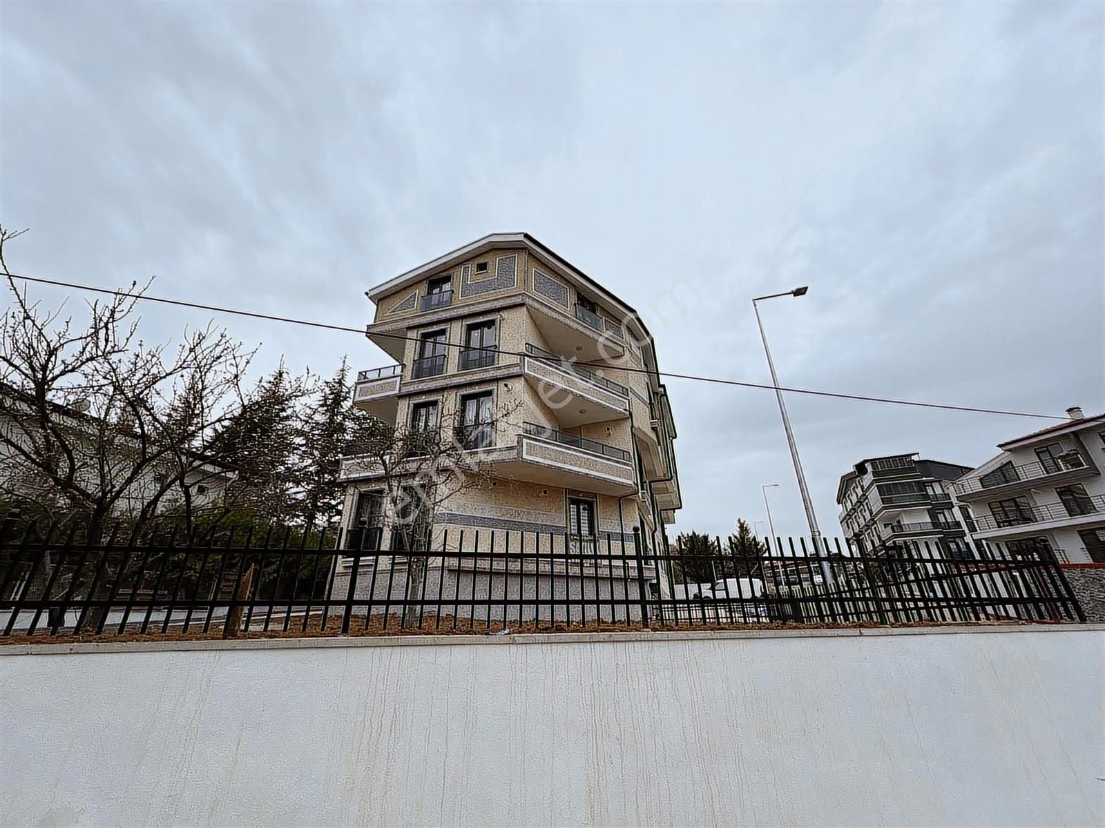 Alaçatı'dan İncek'te Otobüs Bulvar Market Sağlık Ocağı Yakını1+1 - Görsel 26