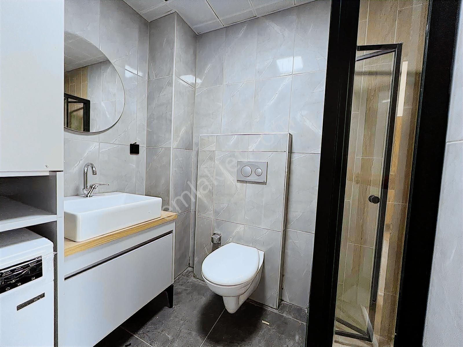 Alaçatı'dan/ara Kat/fiber Altyapı/yerden Isıtma/sıfır Eşyalı 1+1 - Görsel 13