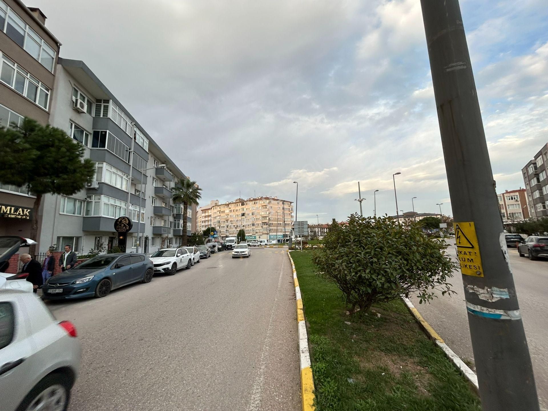 Paşabayırda Anacadde Üzeri Migros Karşısı Kardelen Sitesinde Otoparklı 3+1 Satılık Daire - Görsel 24