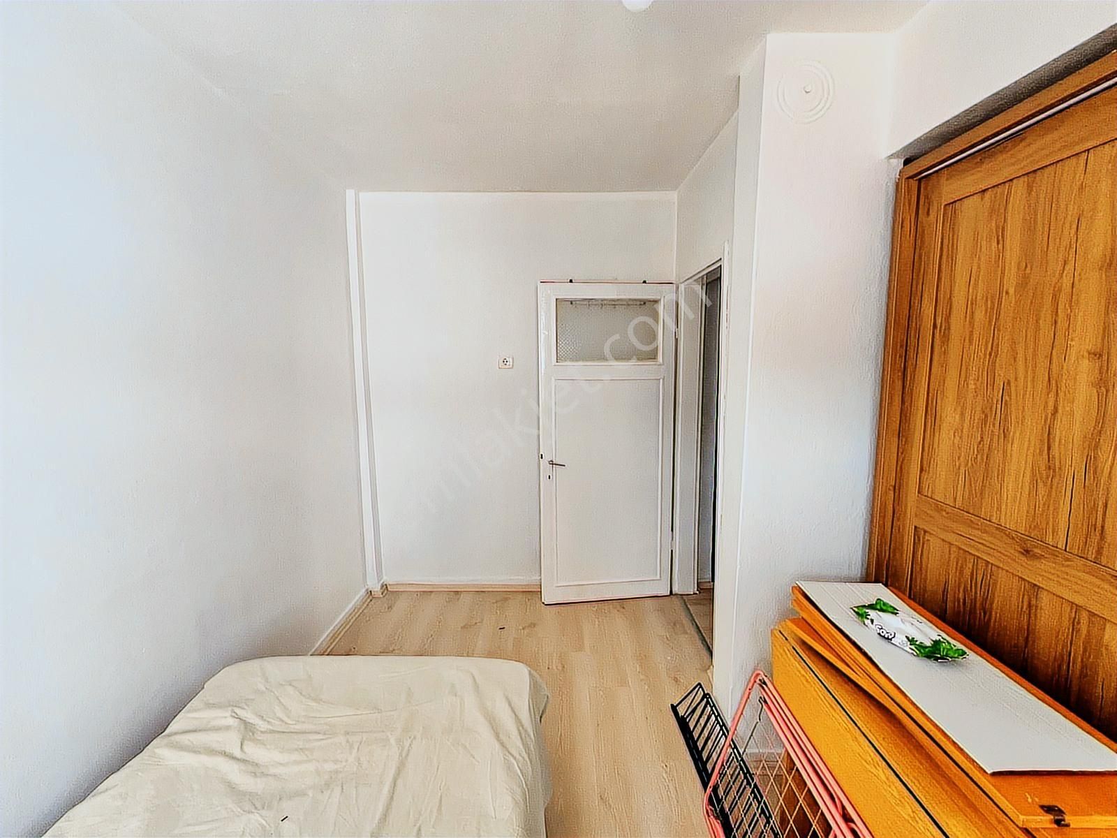 İncirli'de Eşyalı 2+1 Kiralık Daire - Görsel 16