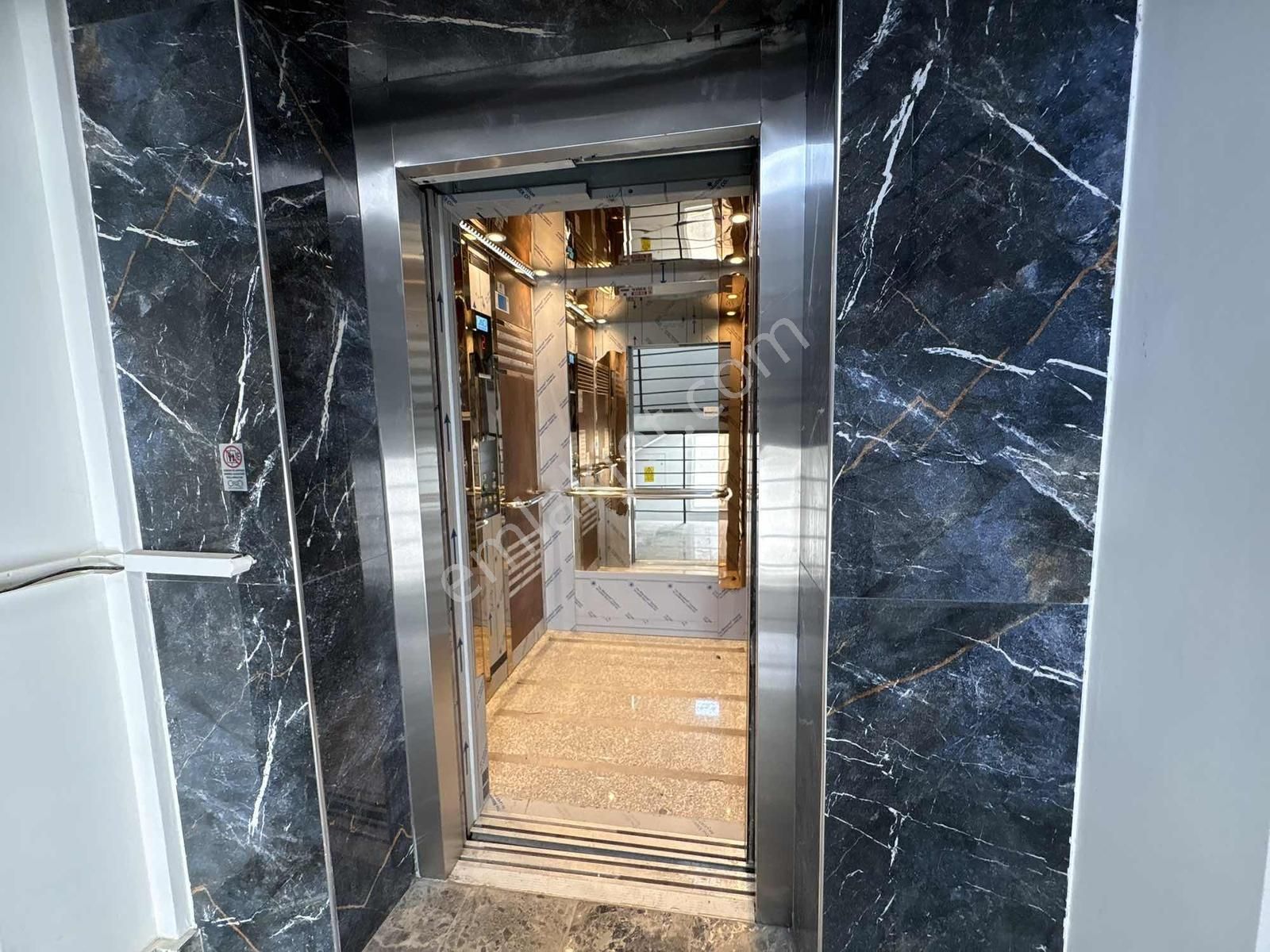 Alaçatı'dan İncek'te Ara Kat Sağlık Ocağı Bulvar Market Yanı 1+1 - Görsel 4