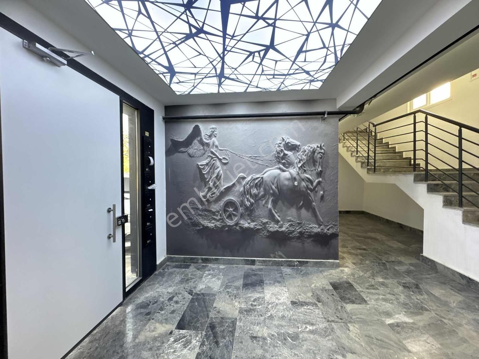 Alaçatı'dan İncek'te Ara Kat Sağlık Ocağı Bulvar Market Yanı 1+1 - Görsel 34