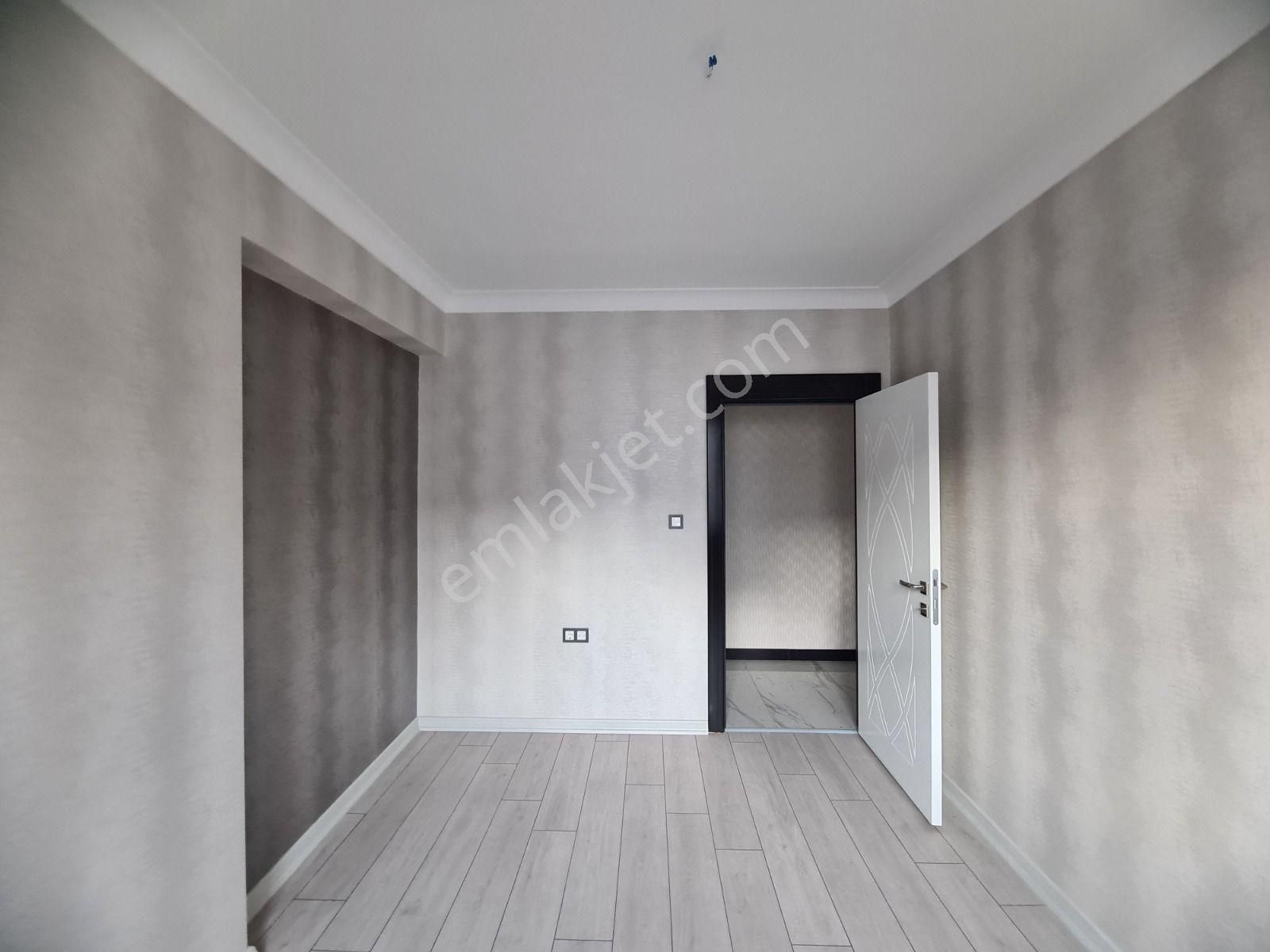 Ayvalı'da Çift Bloklu Sitede Cadde Üzeri 13.katta Sıfır 4+1 - Görsel 30