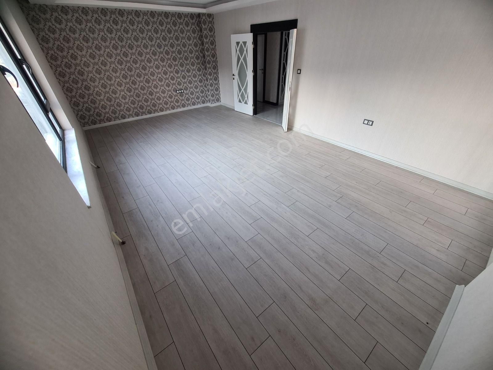 Ayvalı'da Çift Bloklu Sitede Cadde Üzeri 13.katta Sıfır 4+1 - Görsel 11
