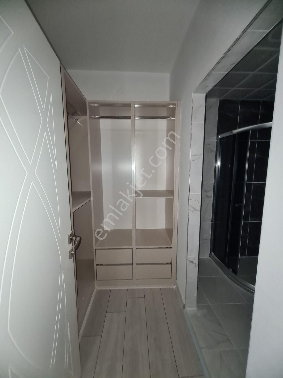 Ayvalı'da Çift Bloklu Sitede Cadde Üzeri 13.katta Sıfır 4+1 - Görsel 34