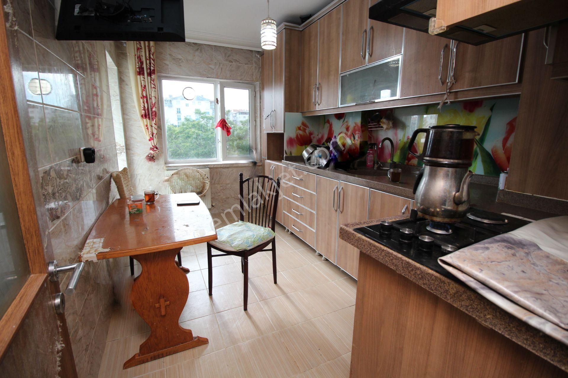 Emre Emlaktan Elvankent'te Karakol Pazar Yanı 3+1 Satılık Daire - Görsel 2