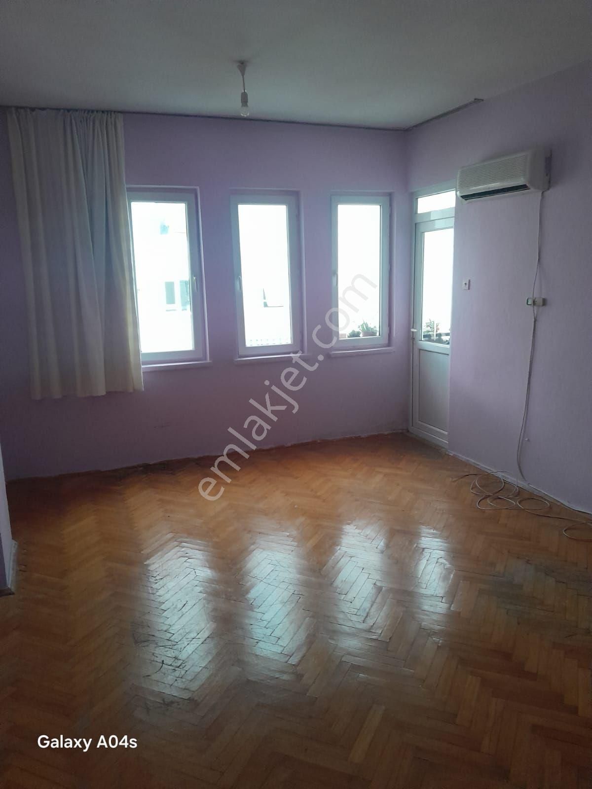 Yıldız Mh. Geniş 145 M2 3+1 Ayrı Mutfak Çift Balkonlu Kiralık - Görsel 4