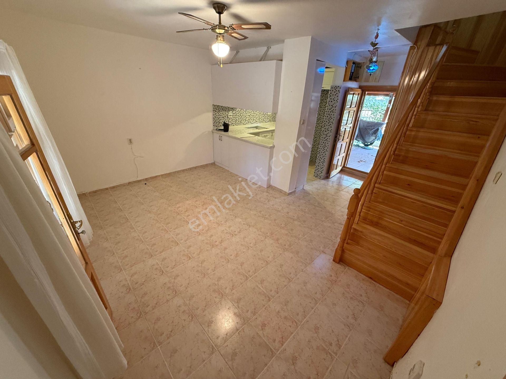 İzmir Dikili Salihleraltı Halk Eğitimciler Sitesi Satılık Villa - Görsel 26