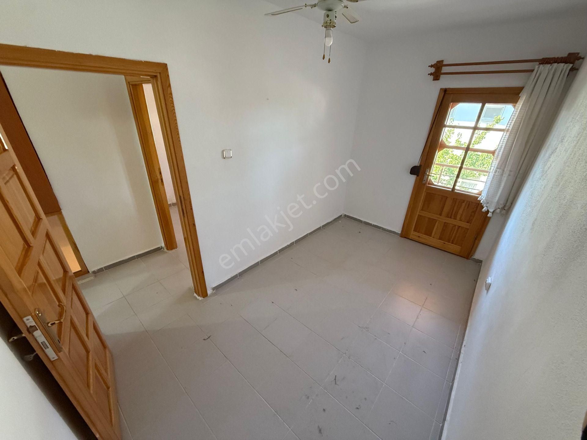 İzmir Dikili Salihleraltı Halk Eğitimciler Sitesi Satılık Villa - Görsel 21