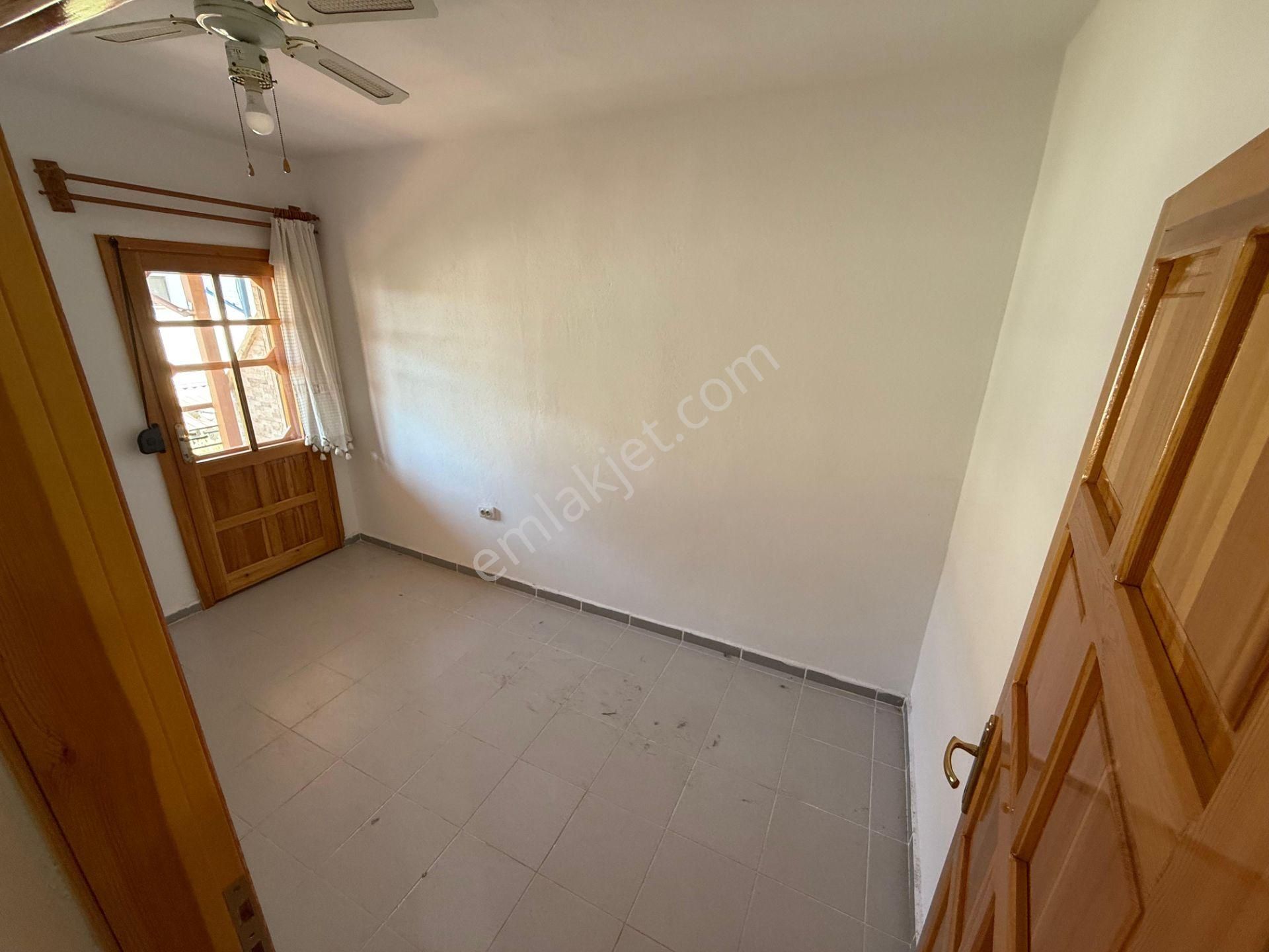 İzmir Dikili Salihleraltı Halk Eğitimciler Sitesi Satılık Villa - Görsel 18