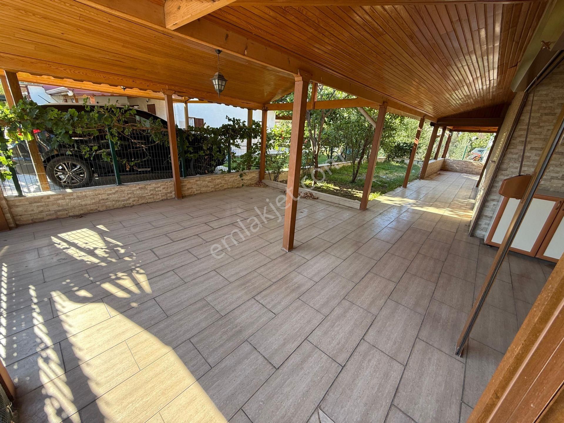 İzmir Dikili Salihleraltı Halk Eğitimciler Sitesi Satılık Villa - Görsel 15