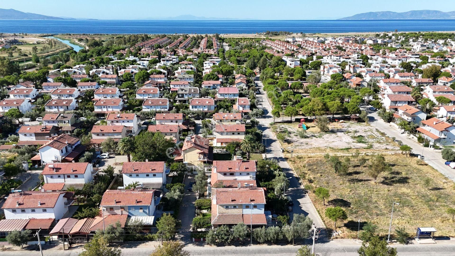 İzmir Dikili Salihleraltı Halk Eğitimciler Sitesi Satılık Villa