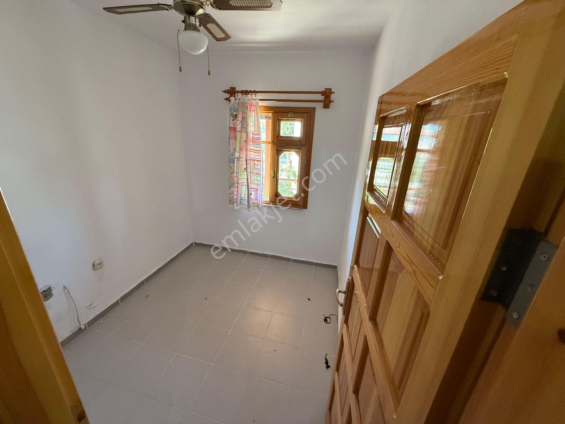 İzmir Dikili Salihleraltı Halk Eğitimciler Sitesi Satılık Villa - Görsel 30