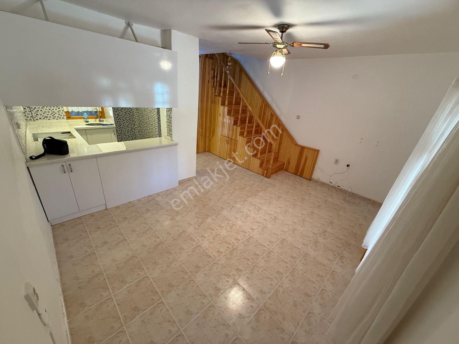 İzmir Dikili Salihleraltı Halk Eğitimciler Sitesi Satılık Villa - Görsel 24