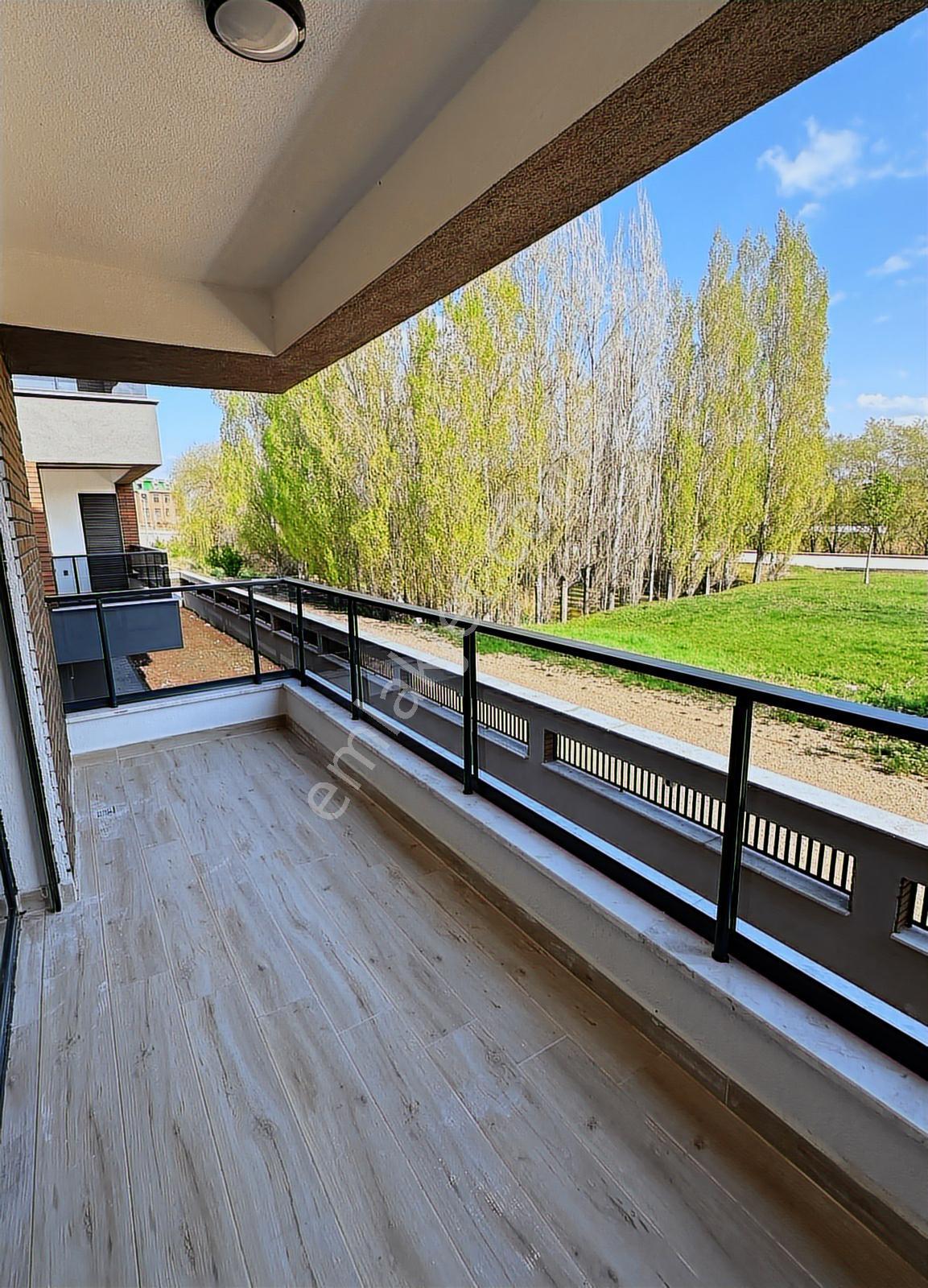 Bess'den Sazova Mahallesinde Site İçerisinde Satılık 4+1 Villa - Görsel 2