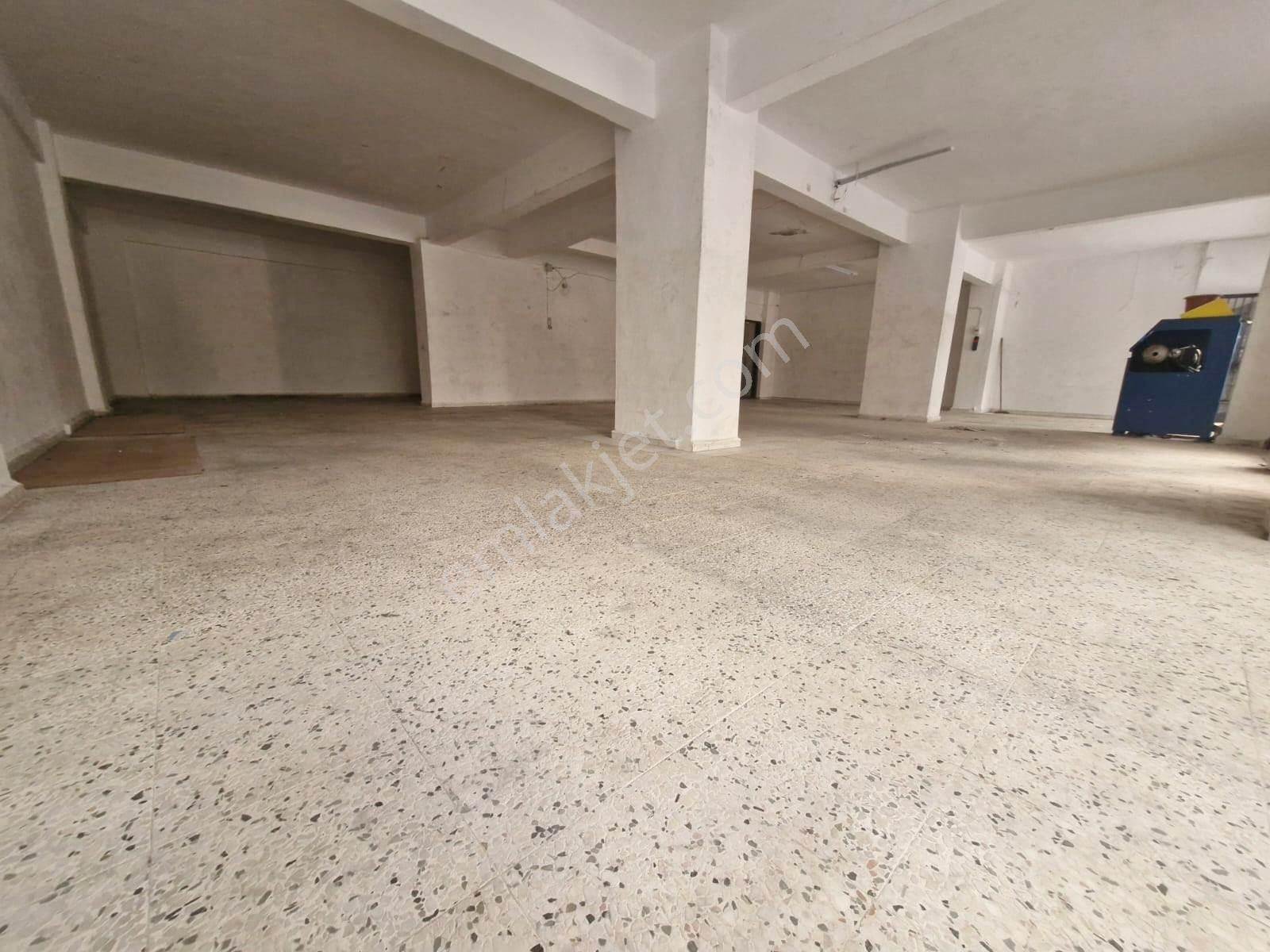 Fatih Emlaktan Çakmak Durağı Yakını 180 Metrekare Dükkan - Görsel 3