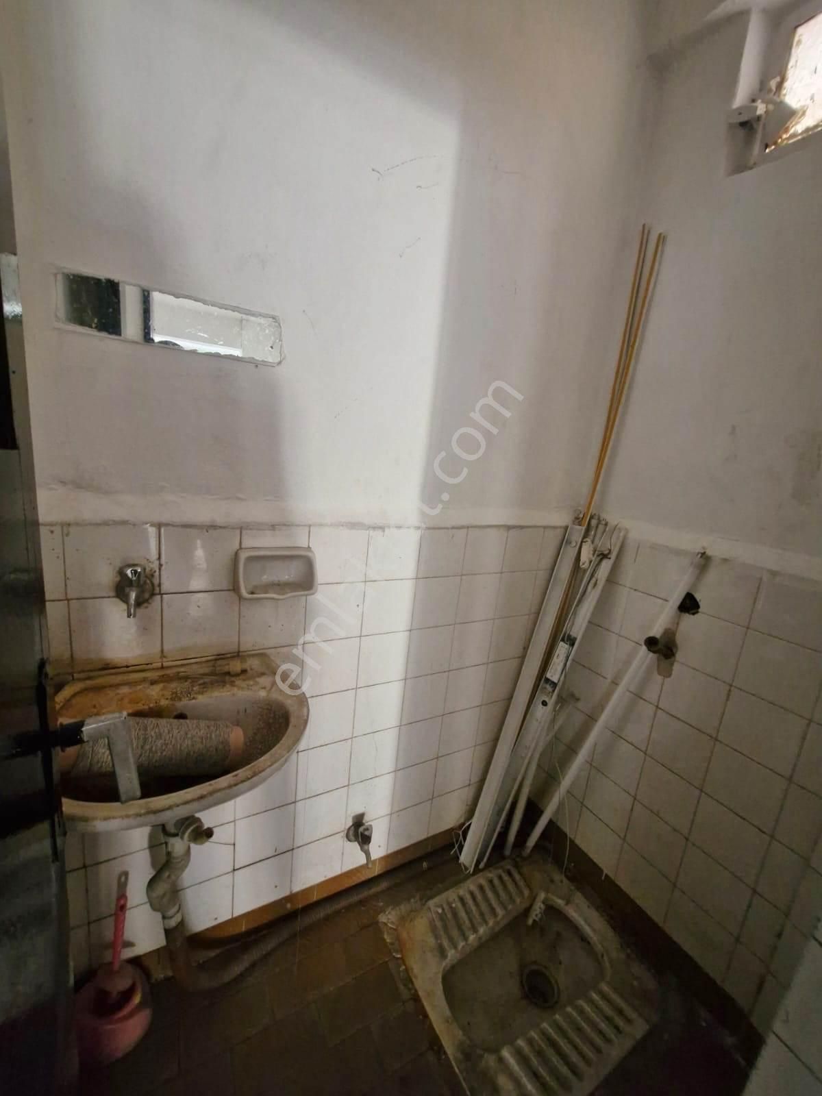 Fatih Emlaktan Çakmak Durağı Yakını 180 Metrekare Dükkan - Görsel 4