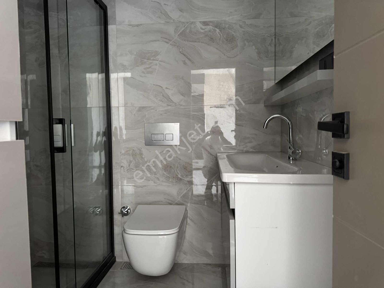 Alaçatıdan İncekte Ara Katta 2.kat, Şık Dizaynlı Kiralık 1+1 - Görsel 23