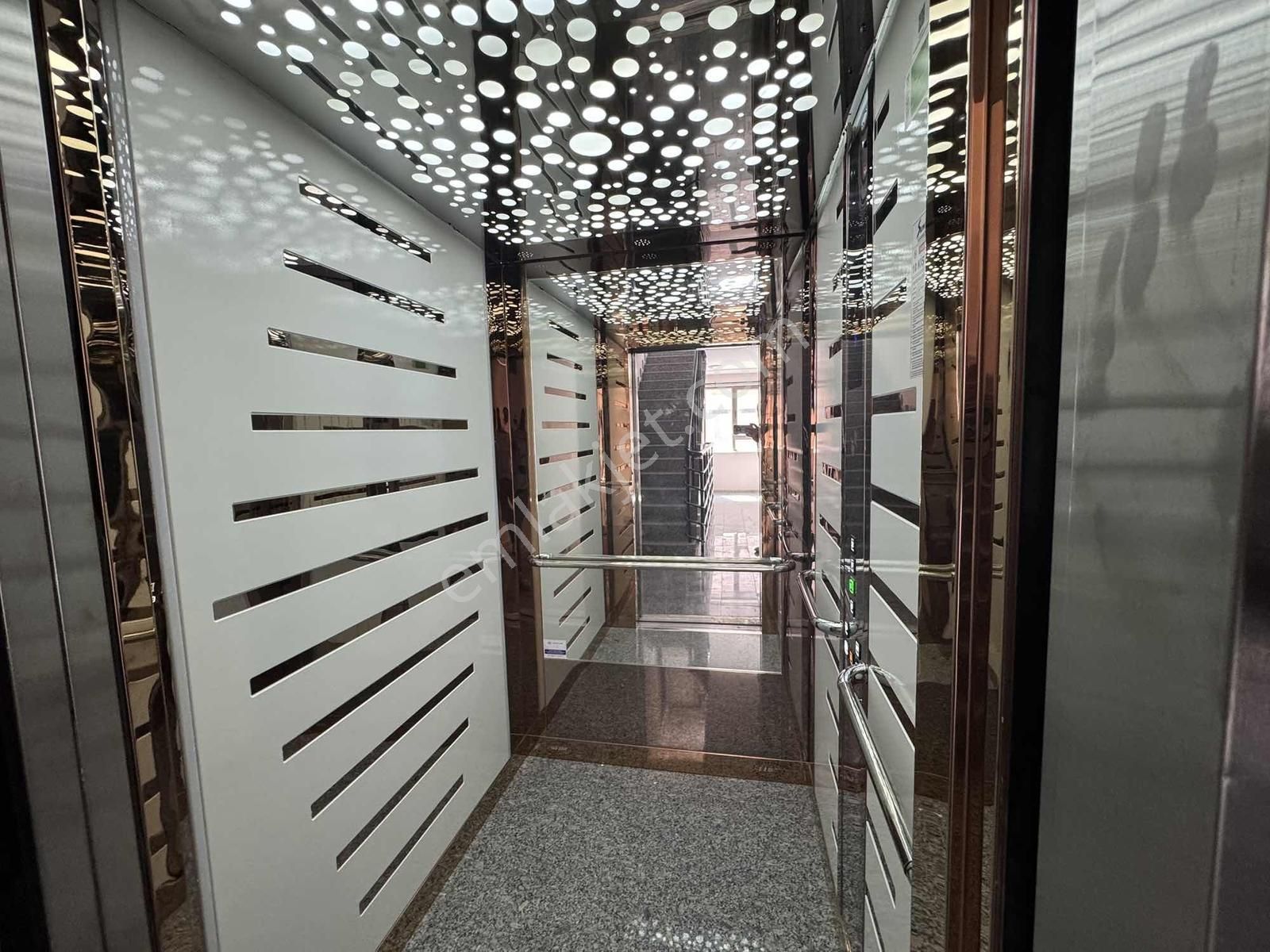 Alaçatıdan İncekte Ara Katta 2.kat, Şık Dizaynlı Kiralık 1+1 - Görsel 21