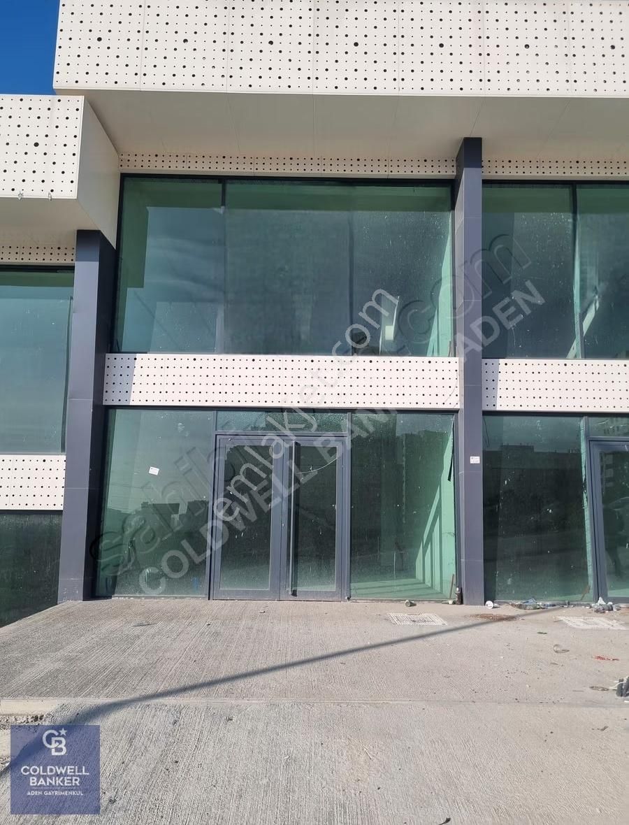 Cumhuriyet Mah. De İstanbul Yolu Üzerinde 110 M2 Satılık Dükkan