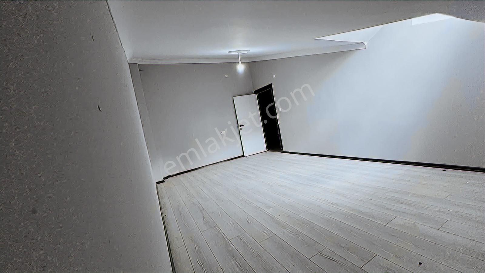 Alaçatı'dan /yerden Isıtma/bulvar Yakını/ Lüks 3+1 - Görsel 5