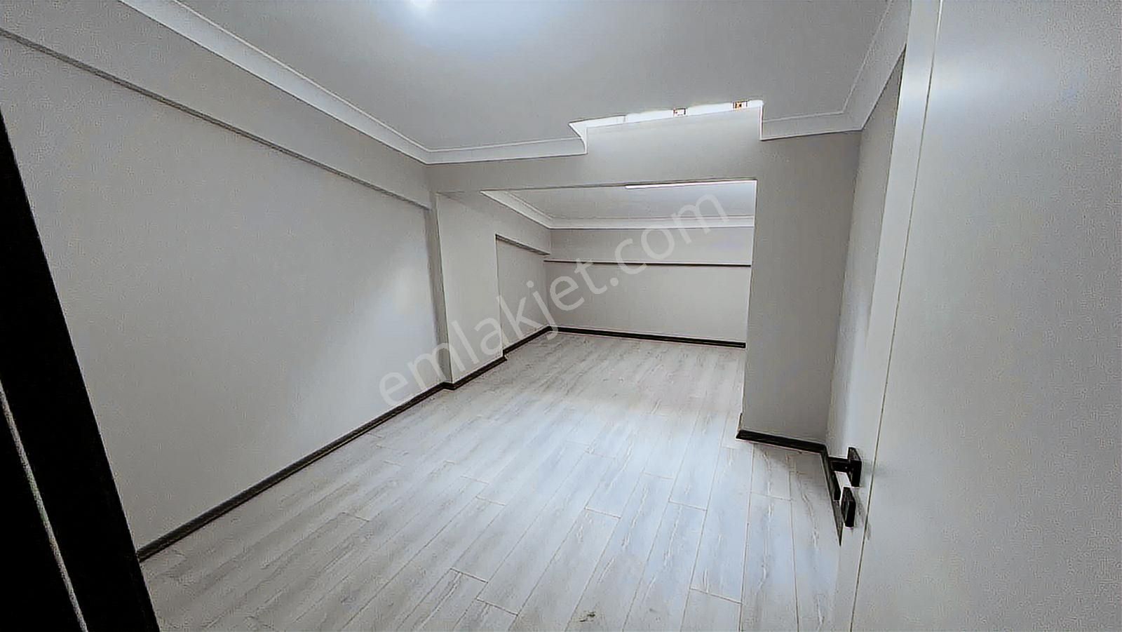 Alaçatı'dan /yerden Isıtma/bulvar Yakını/ Lüks 3+1 - Görsel 19