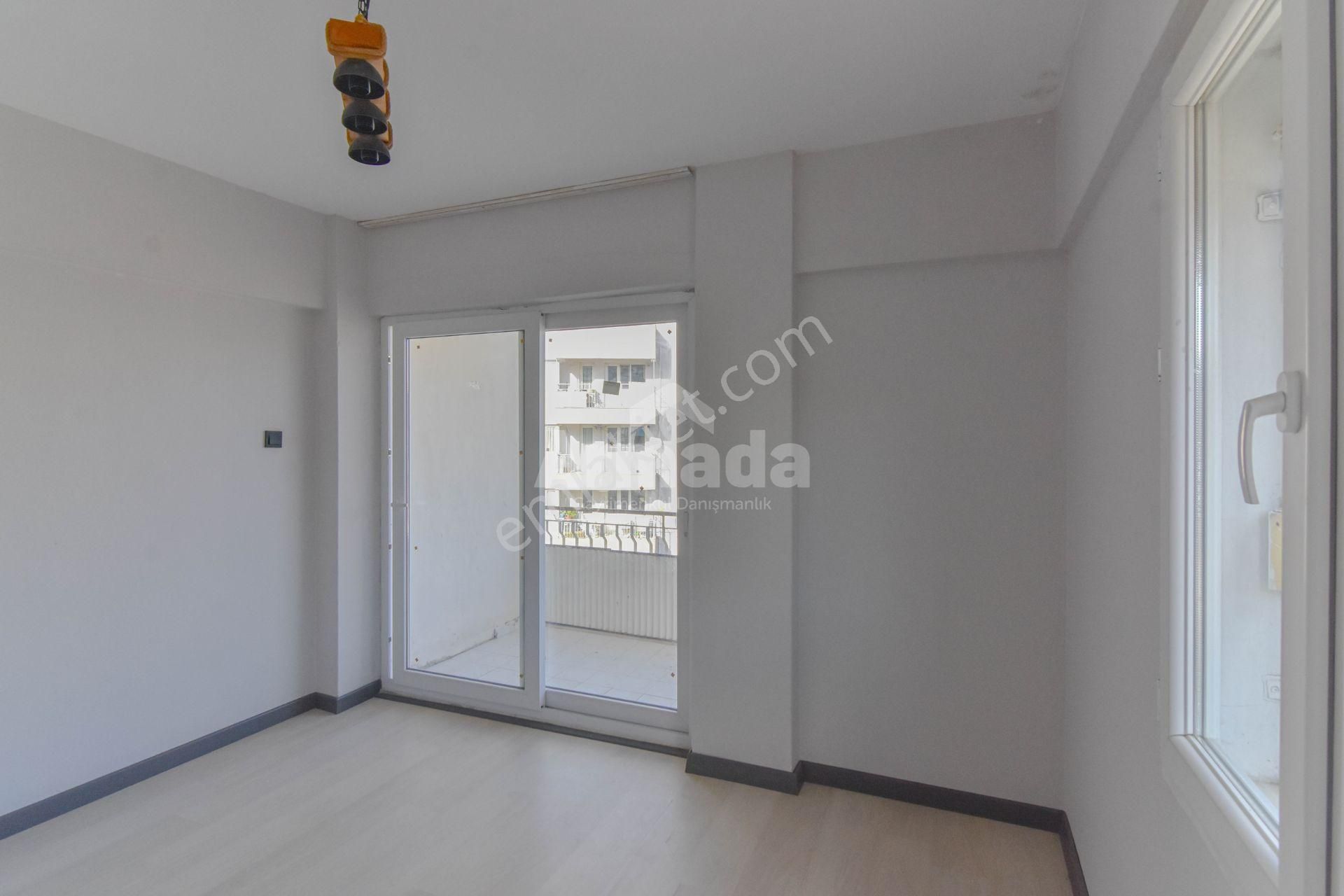 Kuşadası Cumhuriyet Mahallesinde Yenilenmiş 2+1 Daire - Görsel 14