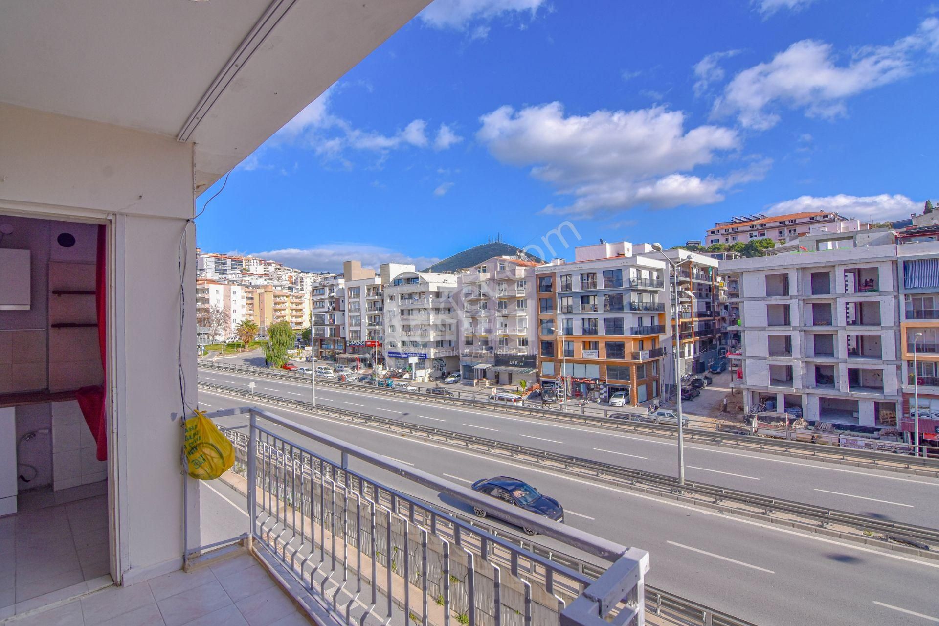 Kuşadası Cumhuriyet Mahallesinde Yenilenmiş 2+1 Daire - Görsel 6