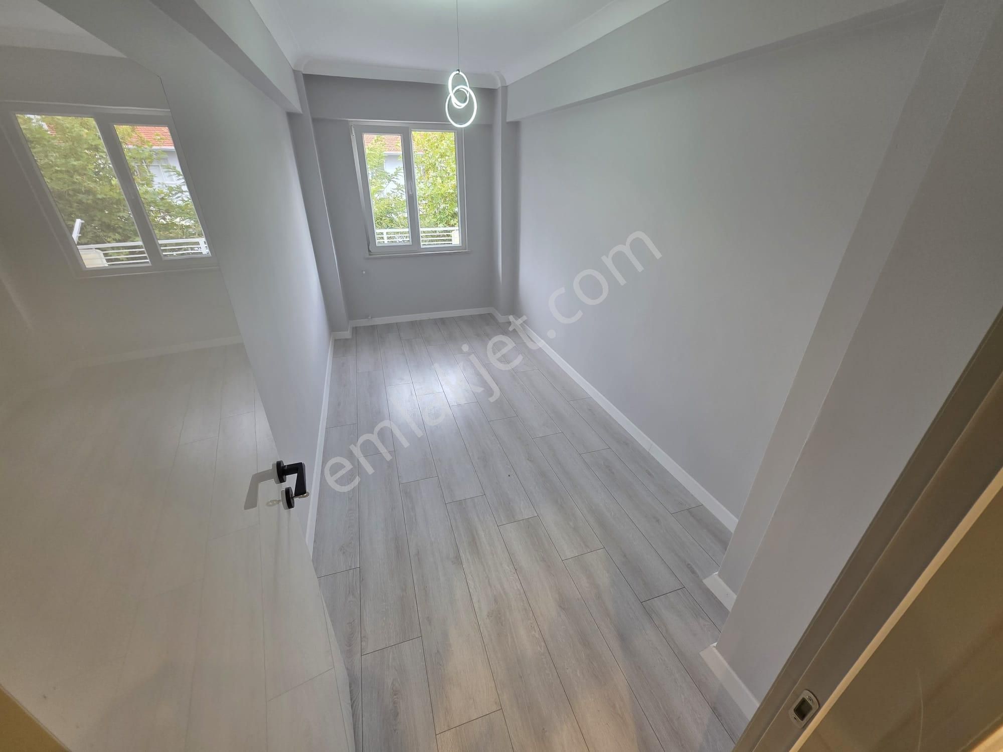 Akçay İkizçayda Ayrı Mutfak Geniş Balkonlu 2+1 Öncephe Daire - Görsel 12