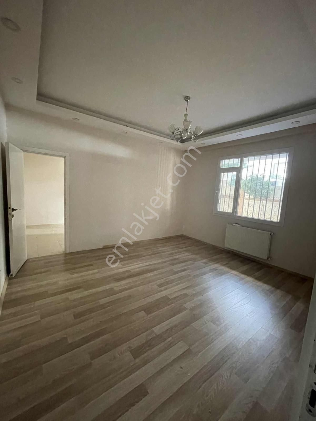 Karaköprü Atakent'te 2+1 Giriş Kat