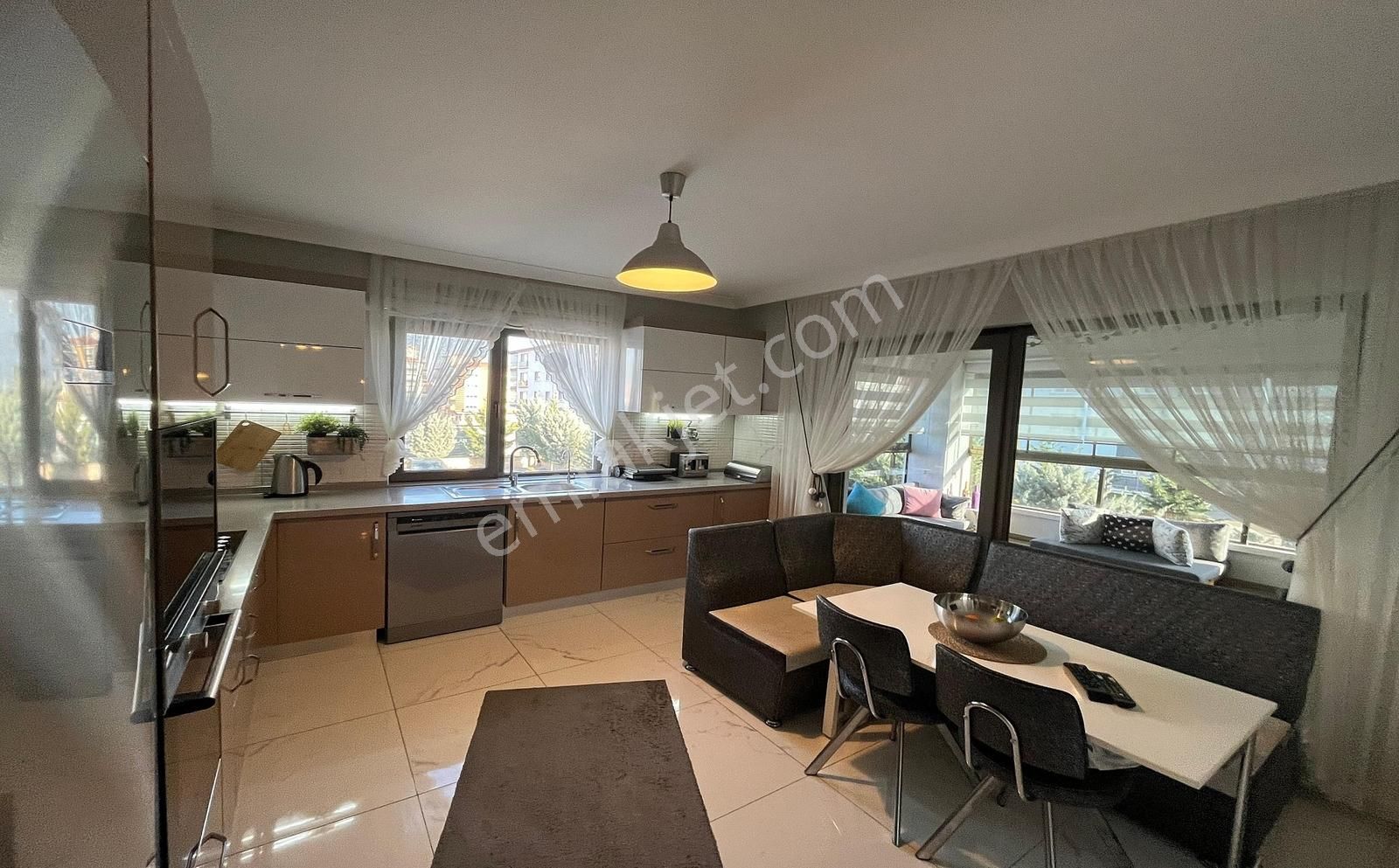 Yenikent Emlak'tan Yenikent'in Gözde Sitesi Ultra Lüx Geniş 3+1