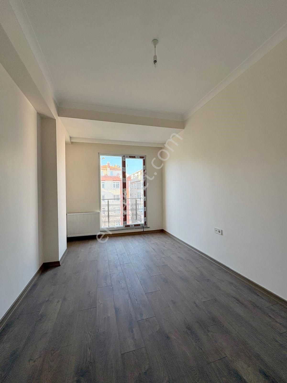 Avcılar Merkezde 6+2 Sıfır Kapalı Otoparklı Dublex Daire