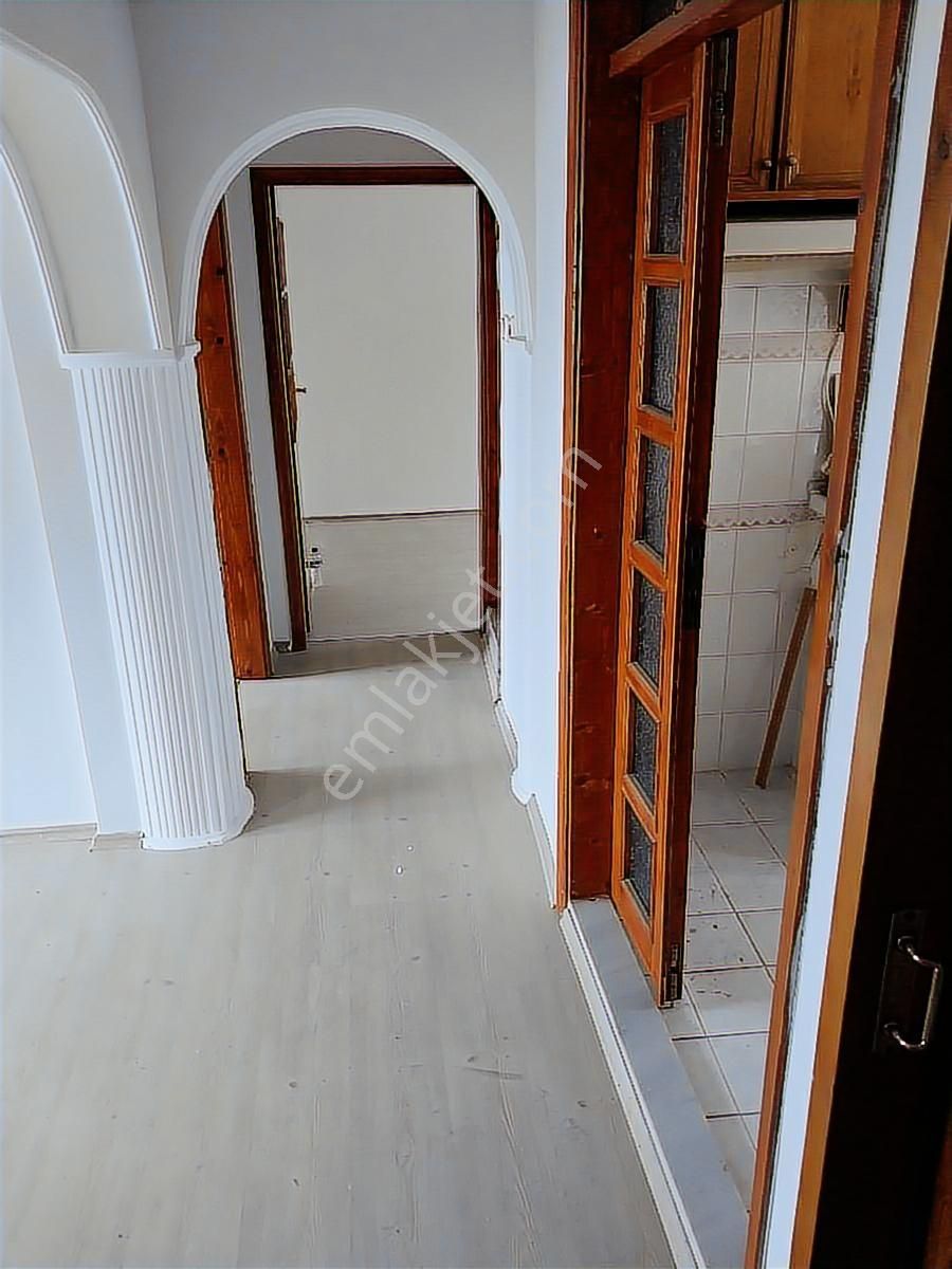 Ertuğrulgazi Mahallesinde Kiralık 2+1 Daire - Görsel 4