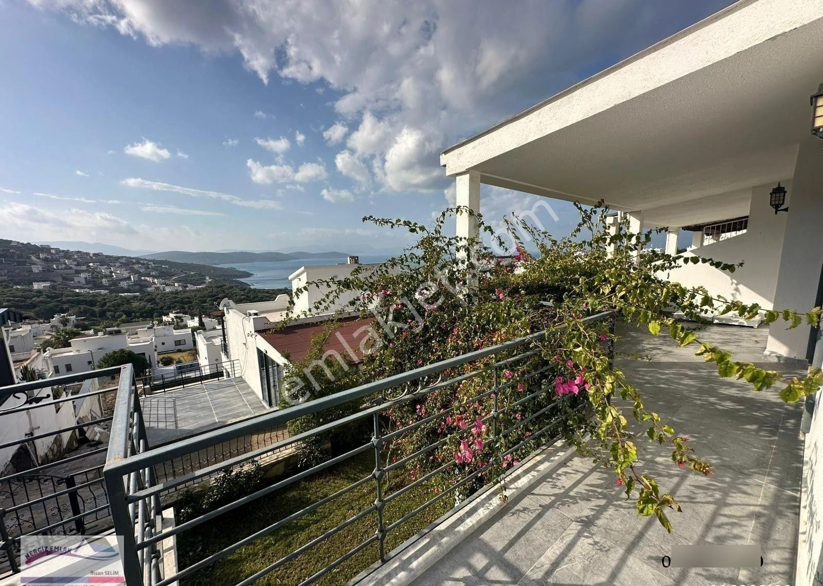 Gültan Sitesinde Havuzlu Açık Otoparklı Villa - Görsel 19