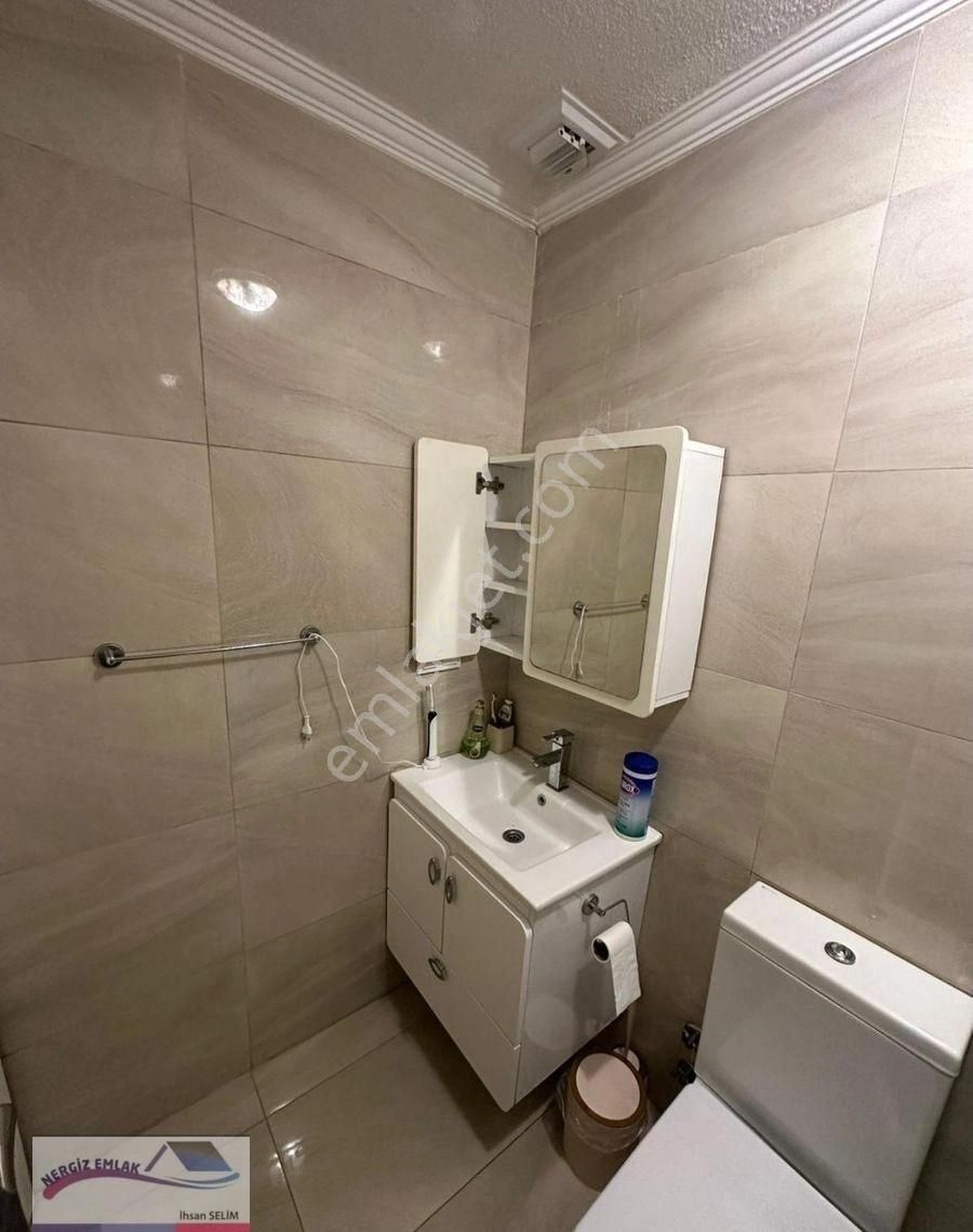 Gültan Sitesinde Havuzlu Açık Otoparklı Villa - Görsel 13