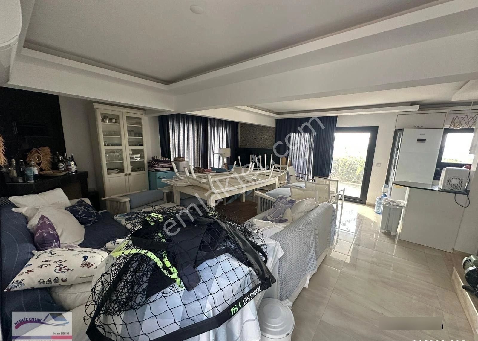 Gültan Sitesinde Havuzlu Açık Otoparklı Villa - Görsel 4