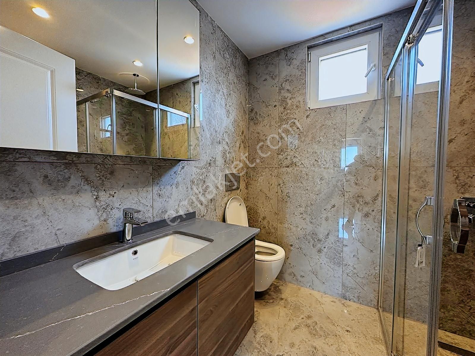 Utkudan Göztepede Bağdata Yakın Ebeveynli Satılık 3+1 Lüks Daire - Görsel 22