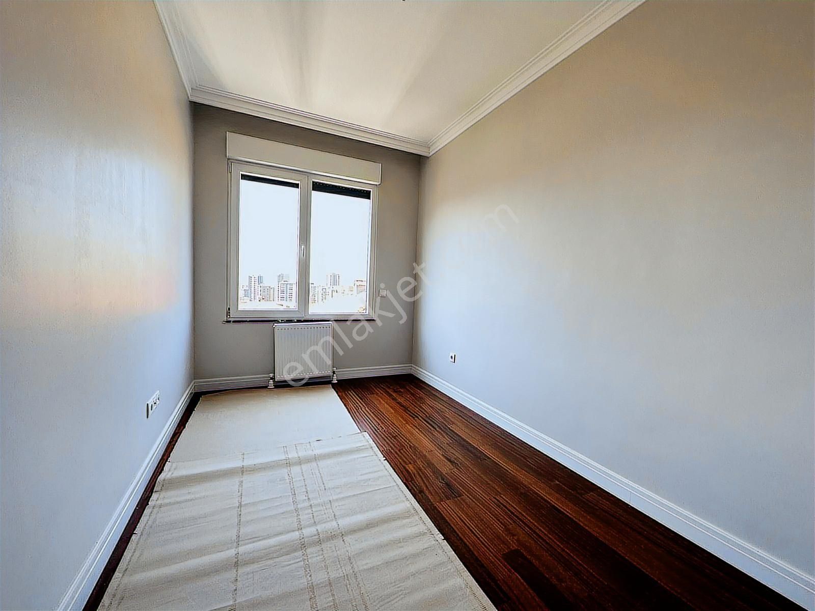 Utkudan Göztepede Bağdata Yakın Ebeveynli Satılık 3+1 Lüks Daire - Görsel 14