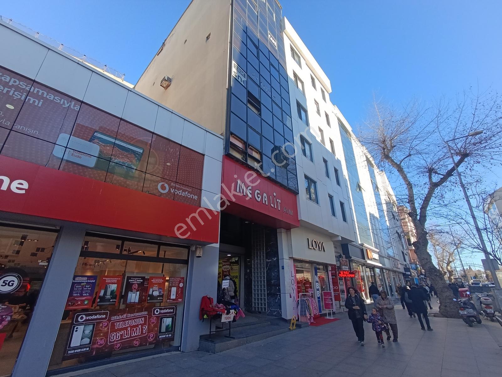 Çorlu Merkezde Megalit İş Merkezi Girişinde Kupon Kiralık Dükkan - Görsel 7