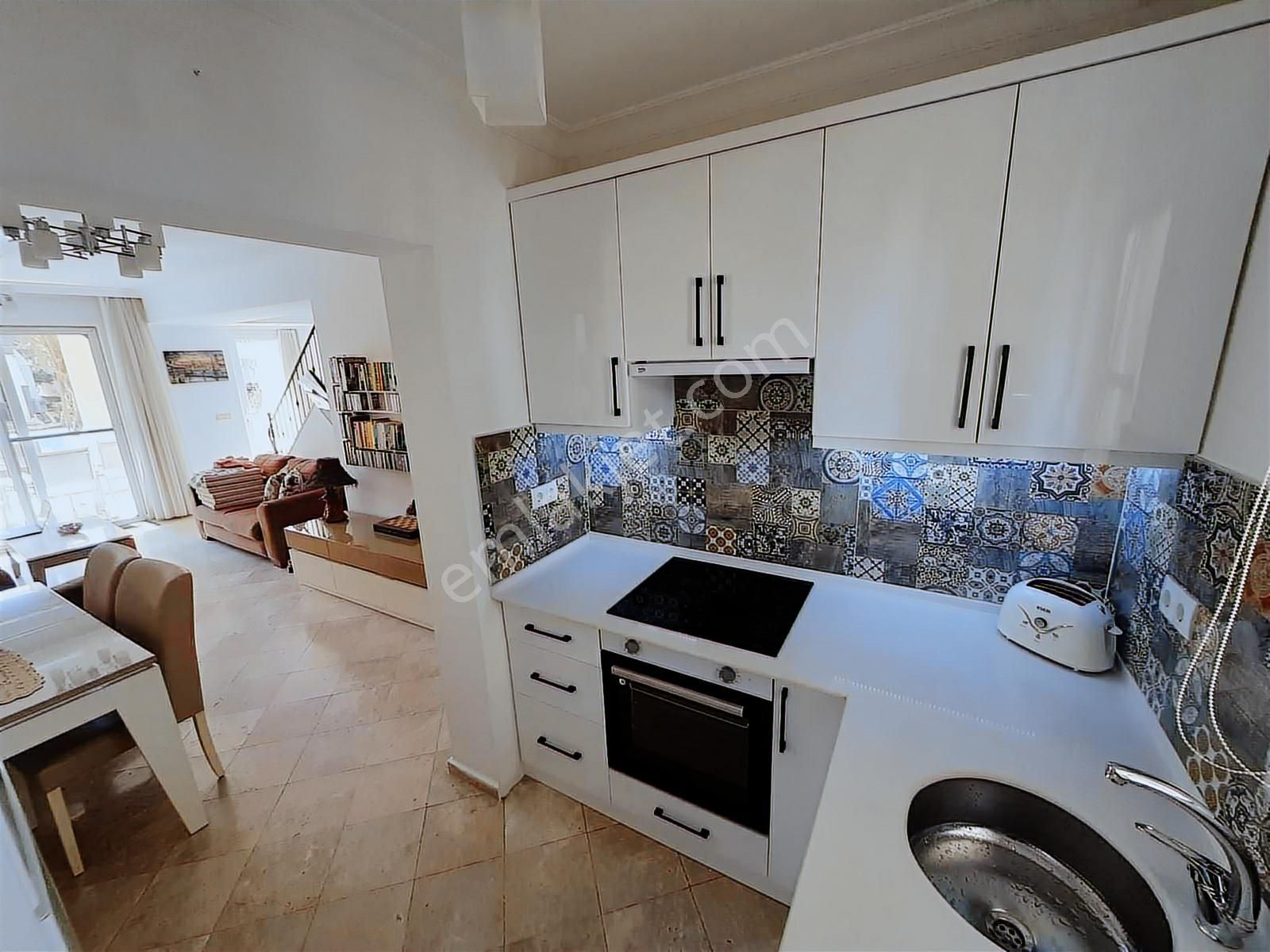 Çalışta Denize Sıfır Site İçerisinde 3+1 Villa - Görsel 7