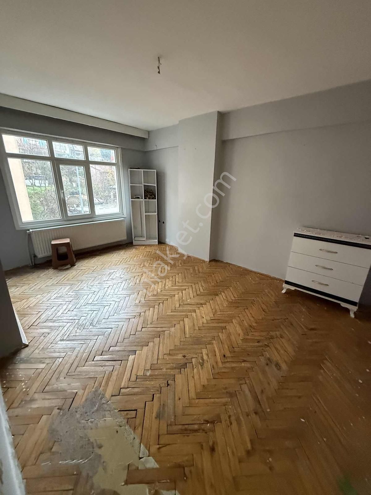 Kartal Merkez 2+1 Kiralik Daire Belediye Arkası Merkezi Konumda