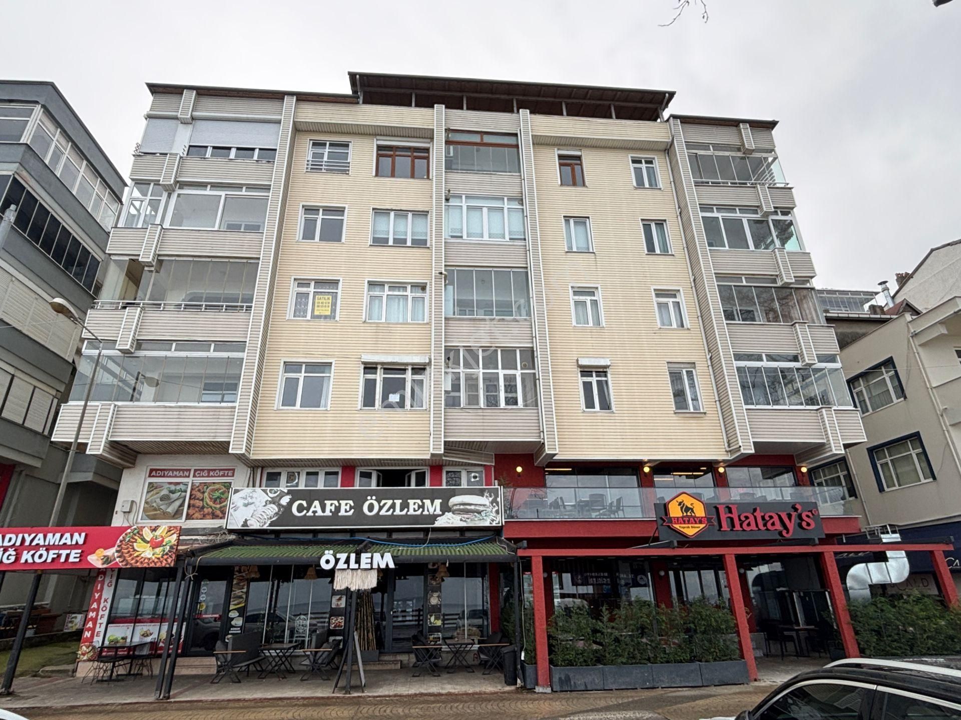 Akçakoca Çınar Caddesine Cephe 3+1 135 M2 Satılık Ara Kat Daire - Görsel 32