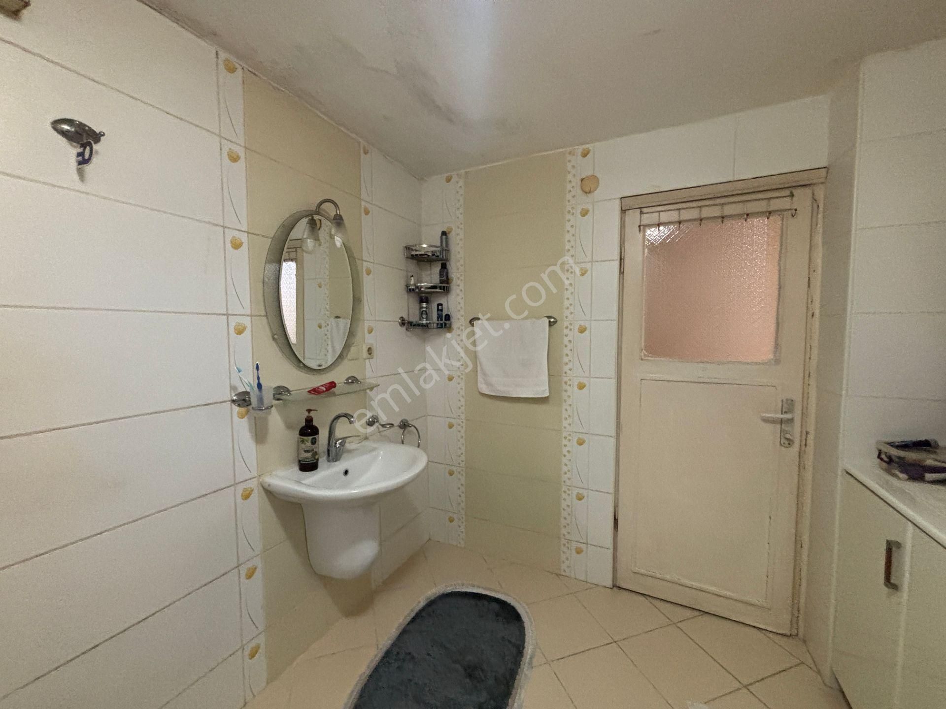 Akçakoca Çınar Caddesine Cephe 3+1 135 M2 Satılık Ara Kat Daire - Görsel 30